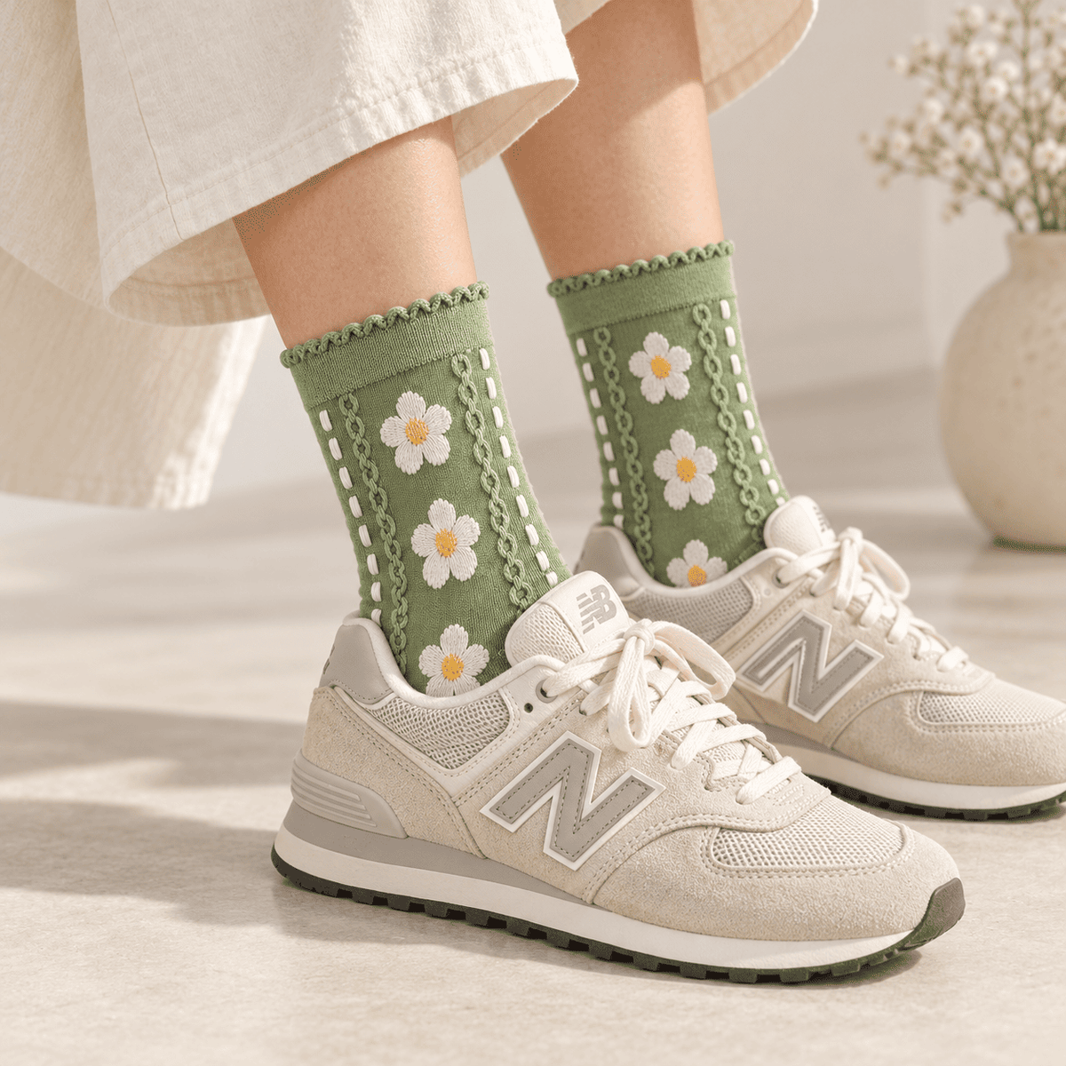 Chaussettes fantaisie femme à fleurs en relief – La Fantastique Lou Renard