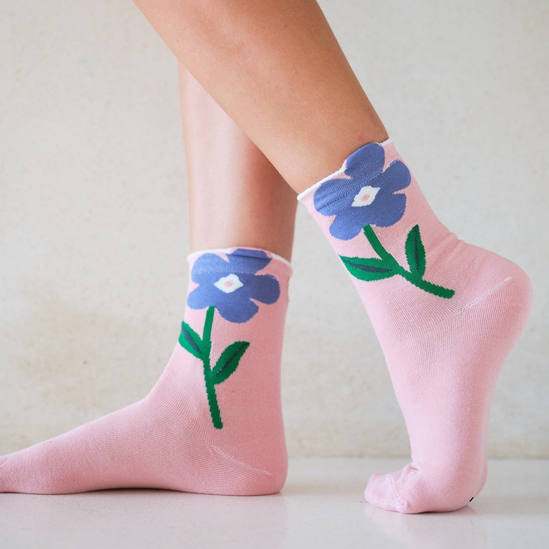 Chaussettes Balzane Seamless Flower FW25 Samshield - W-BALZNE_SML_FLW-FW25/NVY Chaussettes Balzane Seamless Flower FW25 Samshield - W-BALZNE_SML_FLW-FW25/NVY