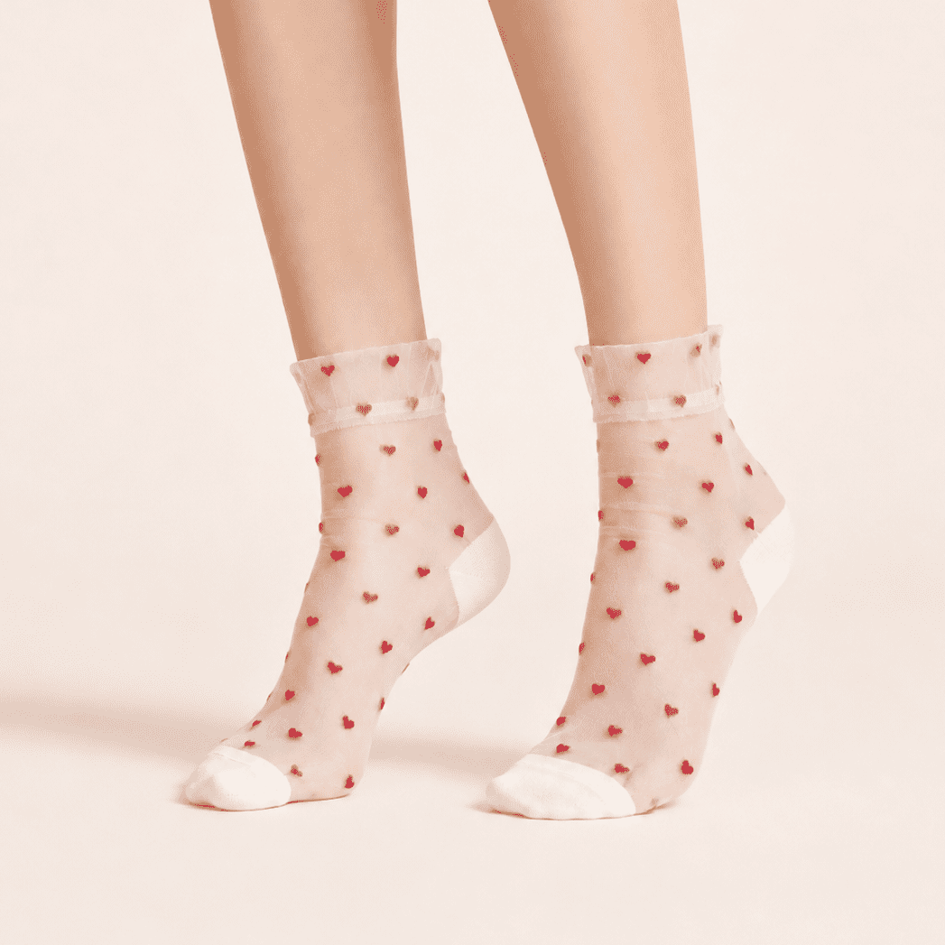 Chaussettes transparentes femme à cœurs, Rouge – La Sincère Lou Renard