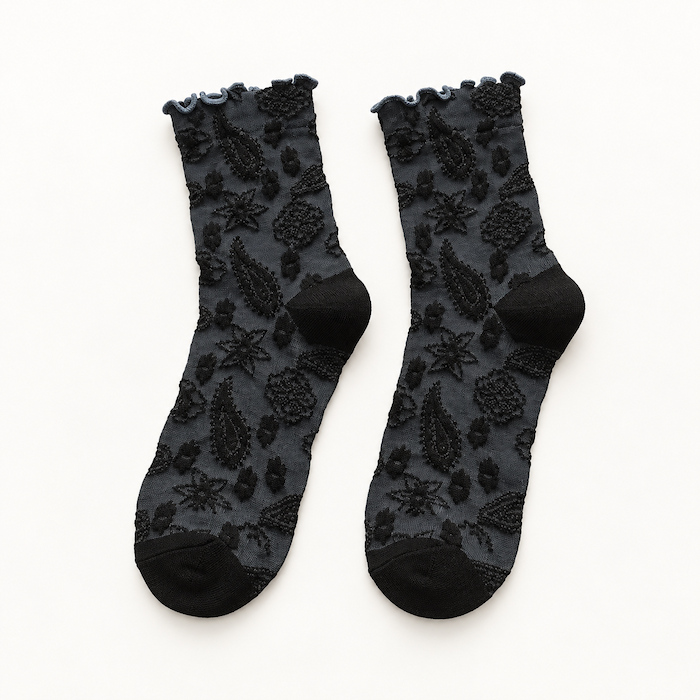 Chaussettes fantaisie femme bandana à froufrous, Noir – La Subtile Lou Renard